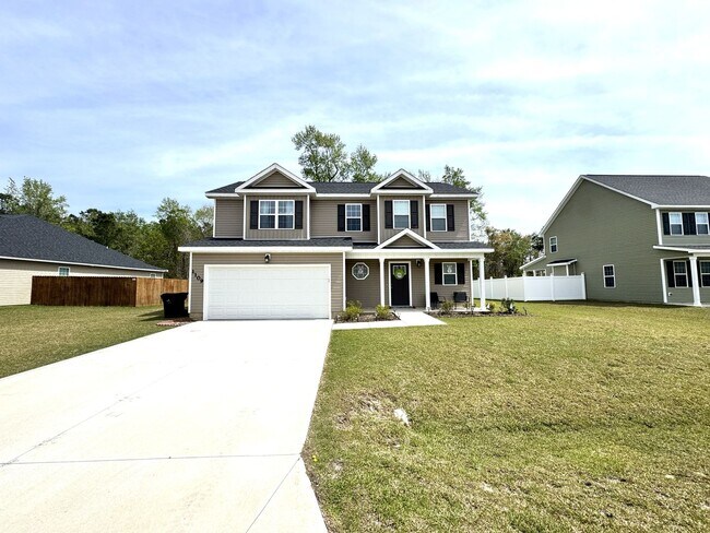 Foto del edificio - Beautiful Home! Convenient to Camp Lejeune!