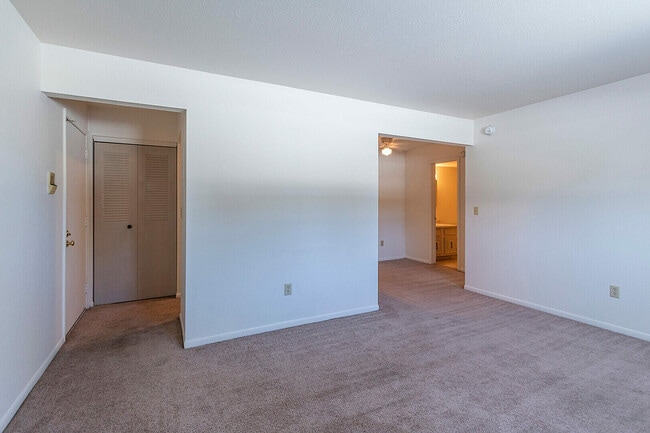 The Henry - Walden Woods Apartments