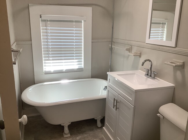 bath - 18 Cotton Pl
