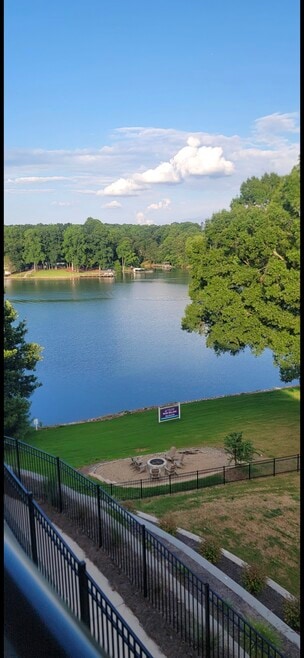Building Photo - 4455 Reed Creek Dr