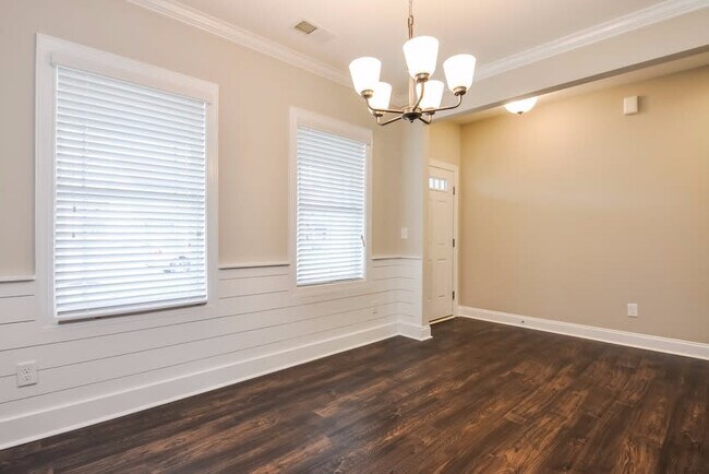 Building Photo - 51 Iroquois Ct