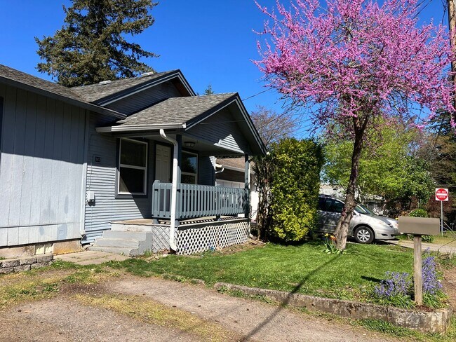 Building Photo - Ranch Style Home in Camas - Walking Distan...