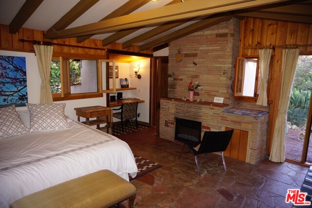 Foto del edificio - 2033 Corral Canyon Rd