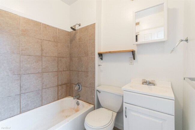 Building Photo - 3 br, 1 bath Triplex - 1603 W OXFORD ST Un...