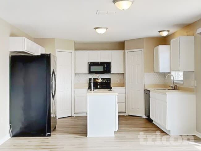 Building Photo - 3691 Wellington Ln