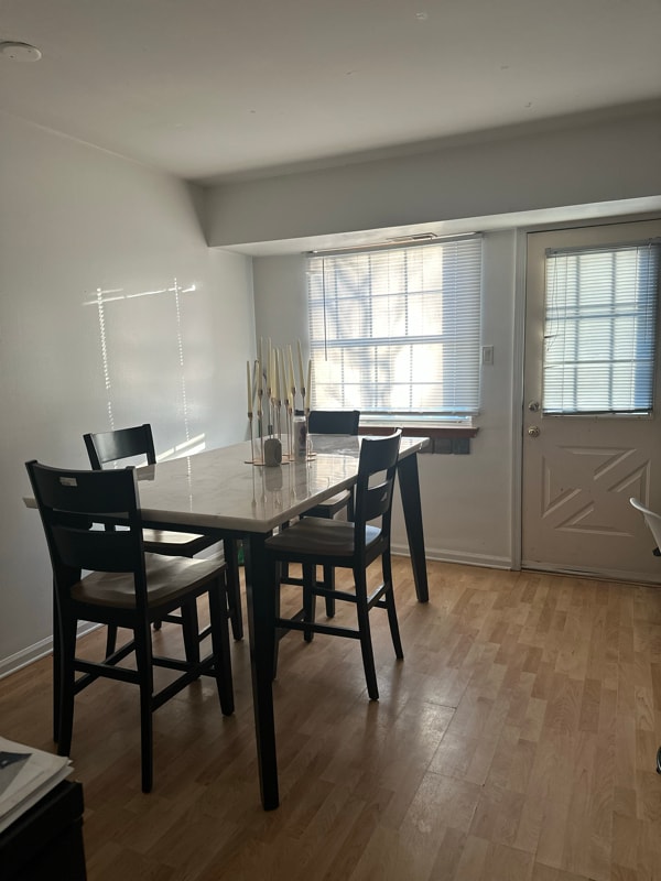 Foto del edificio - 4850 Corwen Ct