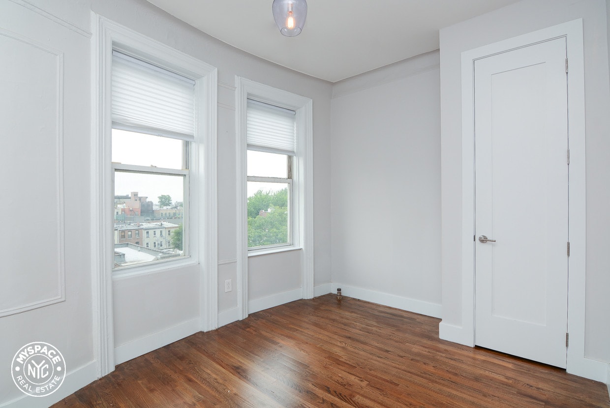 Primary Photo - 784 St Johns Pl