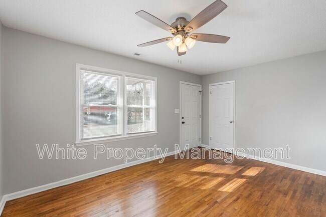 Foto del edificio - 911 Belinda St