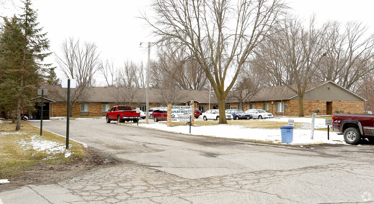 Ridge Manor Apartments Apartments in Delano, MN
