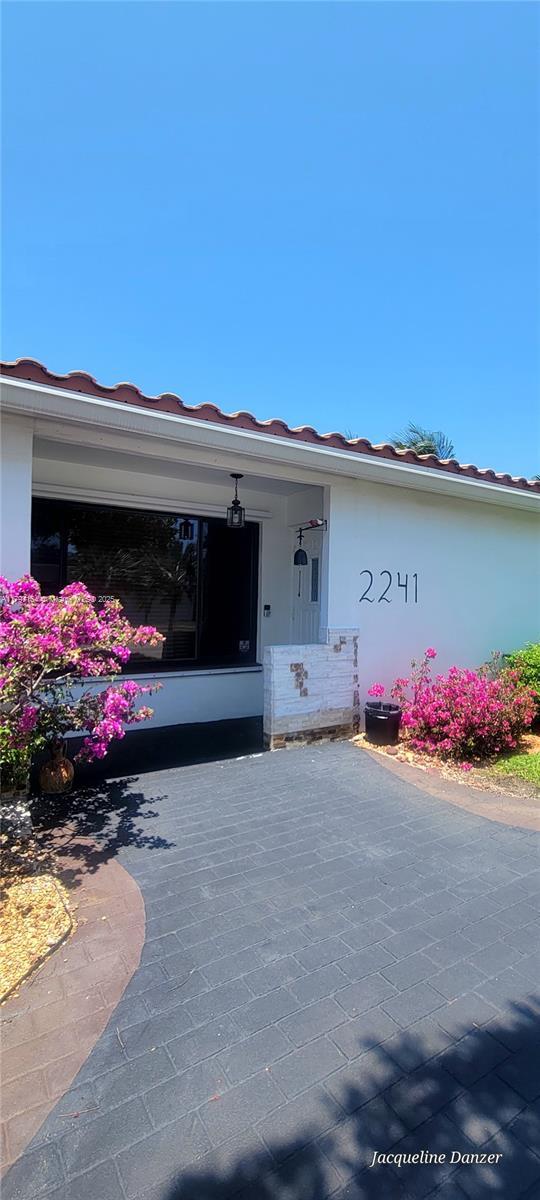 Foto del edificio - 2241 NE 38th St