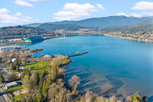 Building Photo - Beautiful 1.5 Bed 2 Bath Condo for Rent in Port Moody Centre!