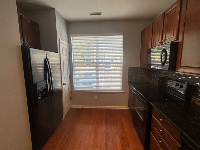 Building Photo - Updated 2 Bedroom | 2.5 Bath Raleigh Townh...