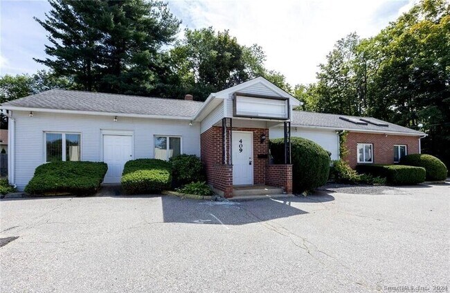 Building Photo - 409 Oak Ave