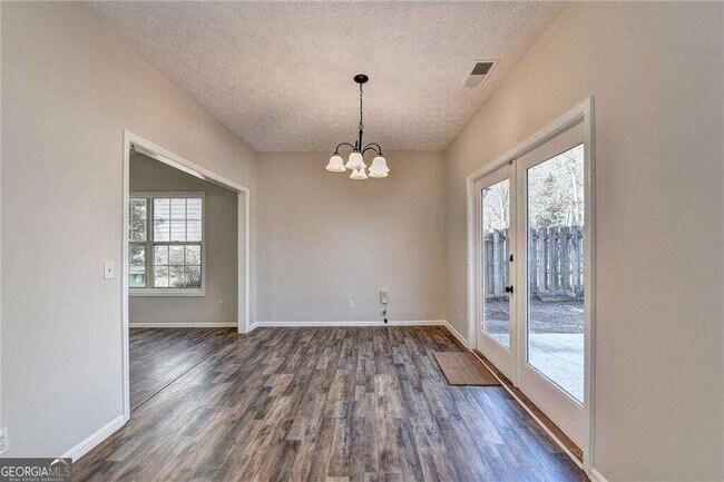 Building Photo - 3290 Serenade Ct