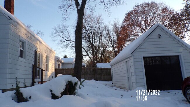 Foto del edificio - 939 Fairbanks Ave