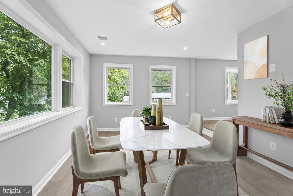 Foto principal - 5822 Brookview Dr