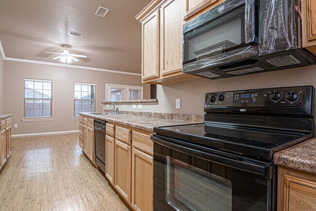 Building Photo - 909 Beal Pkwy
