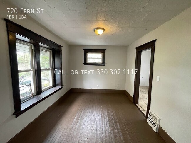 Building Photo - Large four bedroom one bathroom home for rent