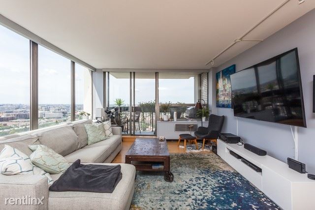 Foto del edificio - 1455 N Sandburg Terrace