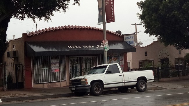 Building Photo - 724 S Soto St