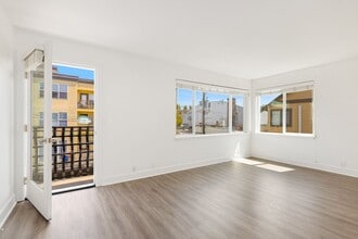 Building Photo - 2316 44th Ave SW