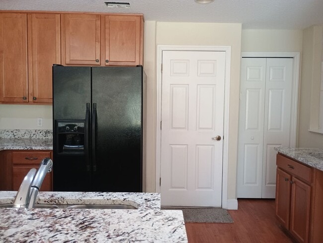 Photo - 3/2.5 Townhouse upgraded! UCF students welcome