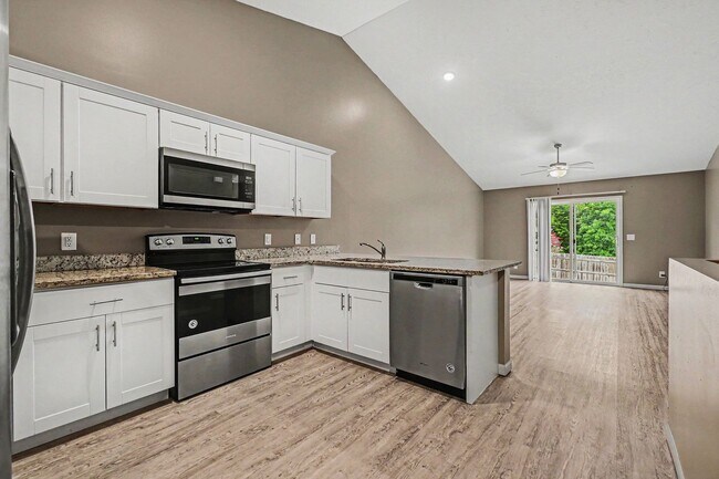 Foto del edificio - Great location, Just off Dodge and 168th!