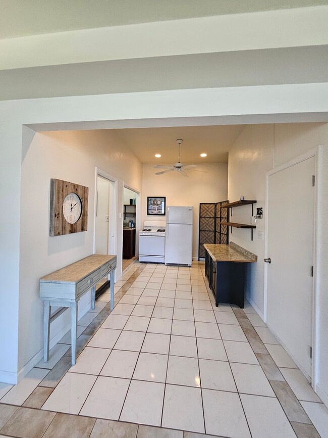 Building Photo - Pet friendly furnished 1 bedroom in Paia