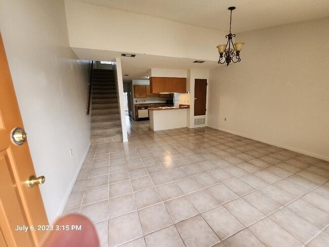 Building Photo - 127 Scottwood Dr SE
