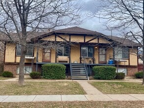 Building Photo - 188 N Pingree Ave