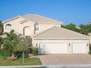 Building Photo - 4668 SW 183rd Ave