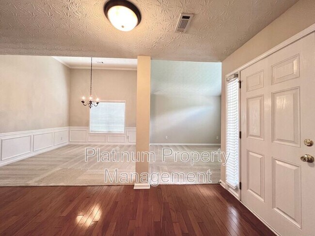 Building Photo - 3615 Stoneleigh Run Dr NE