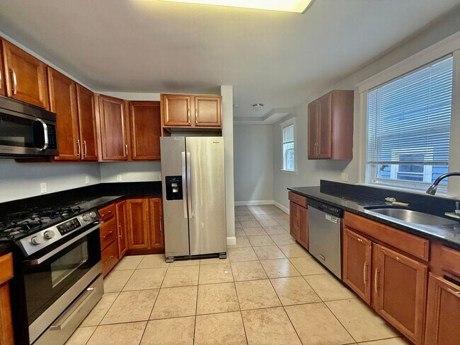 Building Photo - 9/1/26 Spacious, renovated Mission Hill 4BR/2BA