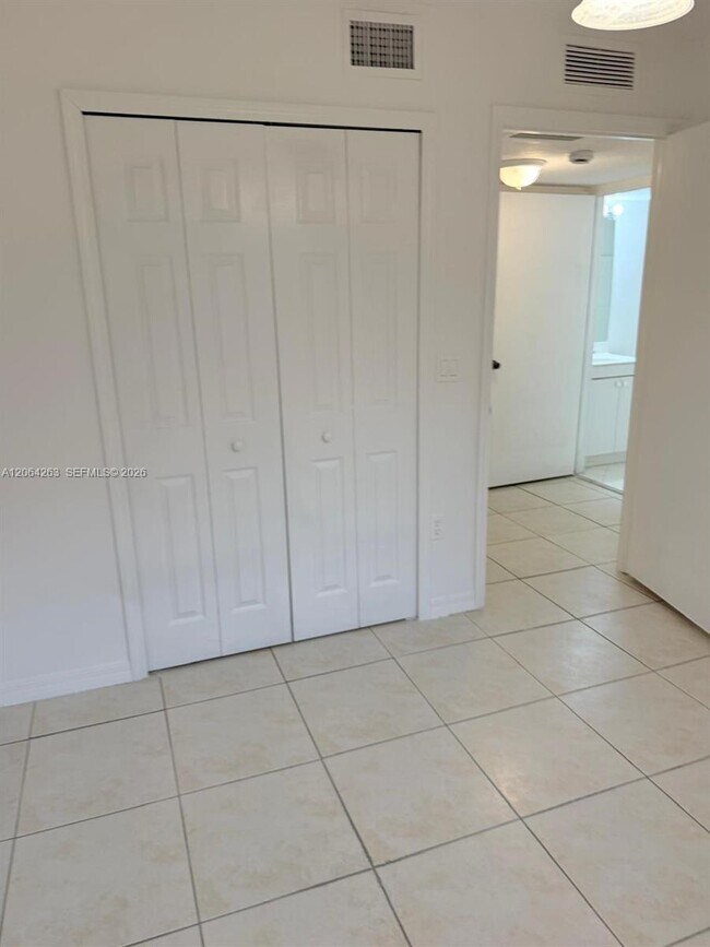 Foto del edificio - 1250 SE 26th St