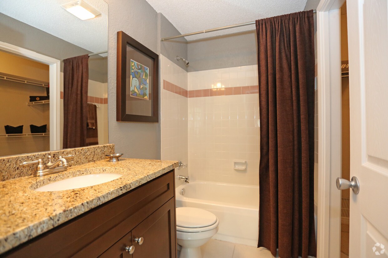 Vantage Point Condominiums - 10200 Gandy Blvd N Saint Petersburg, FL 33702  | Apartments.com, image size:1240x827