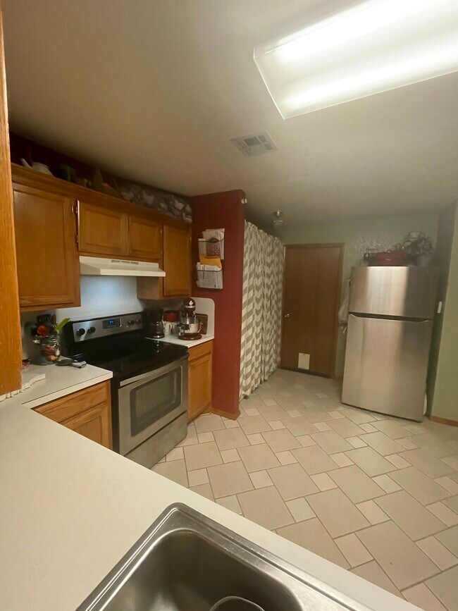 Building Photo - 432 Addington