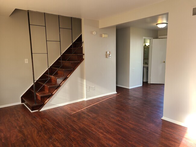 Building Photo - 1506 W Morgan Ave
