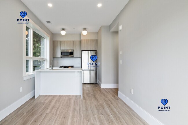 Building Photo - 66 Lubec St