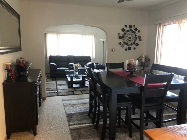 Foto del edificio - 10321 W North Ave