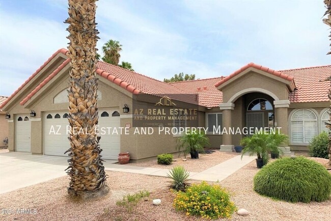 Photo - 680 S Pineview Dr House
