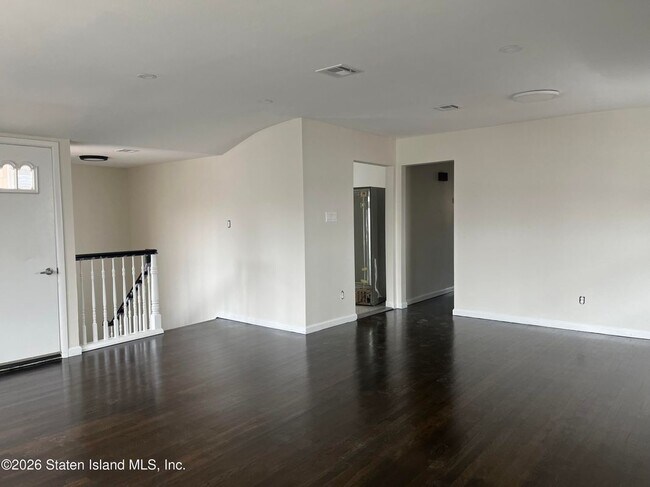 Building Photo - 576 Britton Ave
