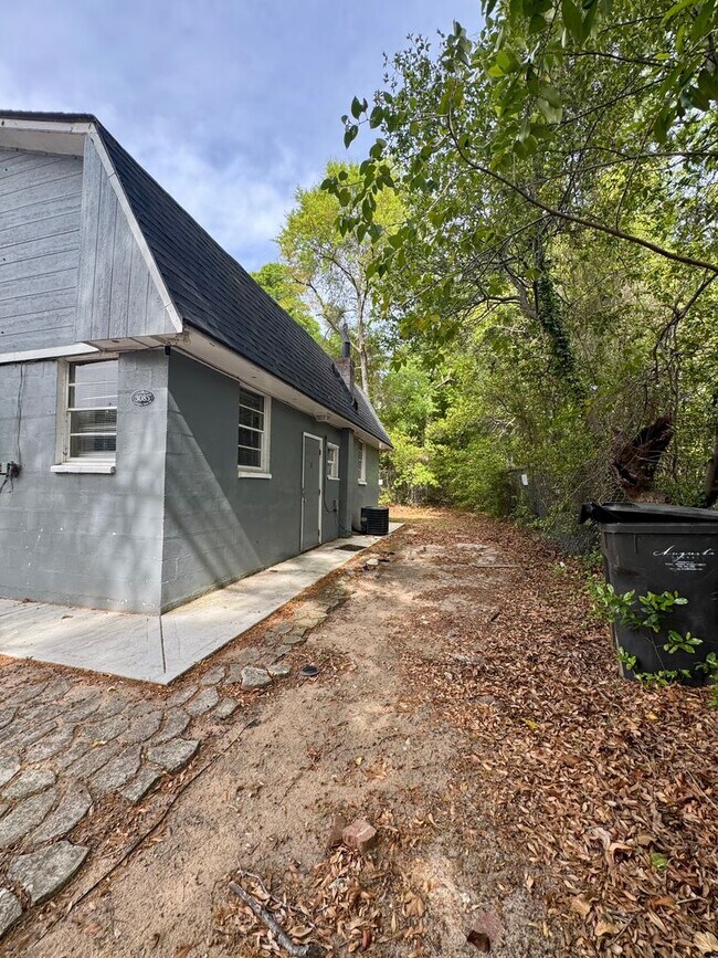 Foto del edificio - Unit B – Rear Home