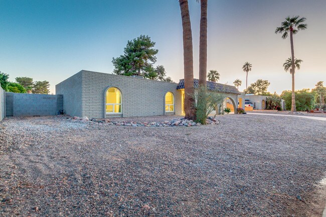 Building Photo - 6611 E Eugie Terrace