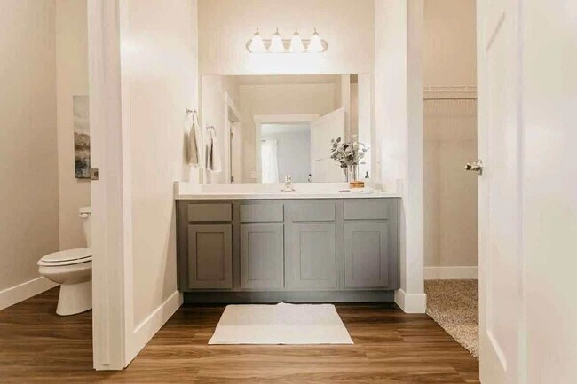 Foto del edificio - 1838 W Eaglewood Dr
