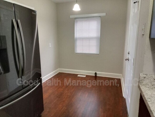 Foto del edificio - 203 E 11th St