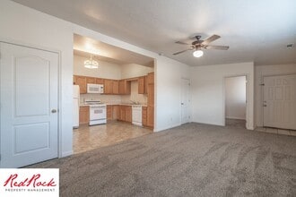 Building Photo - 35 E 600 S