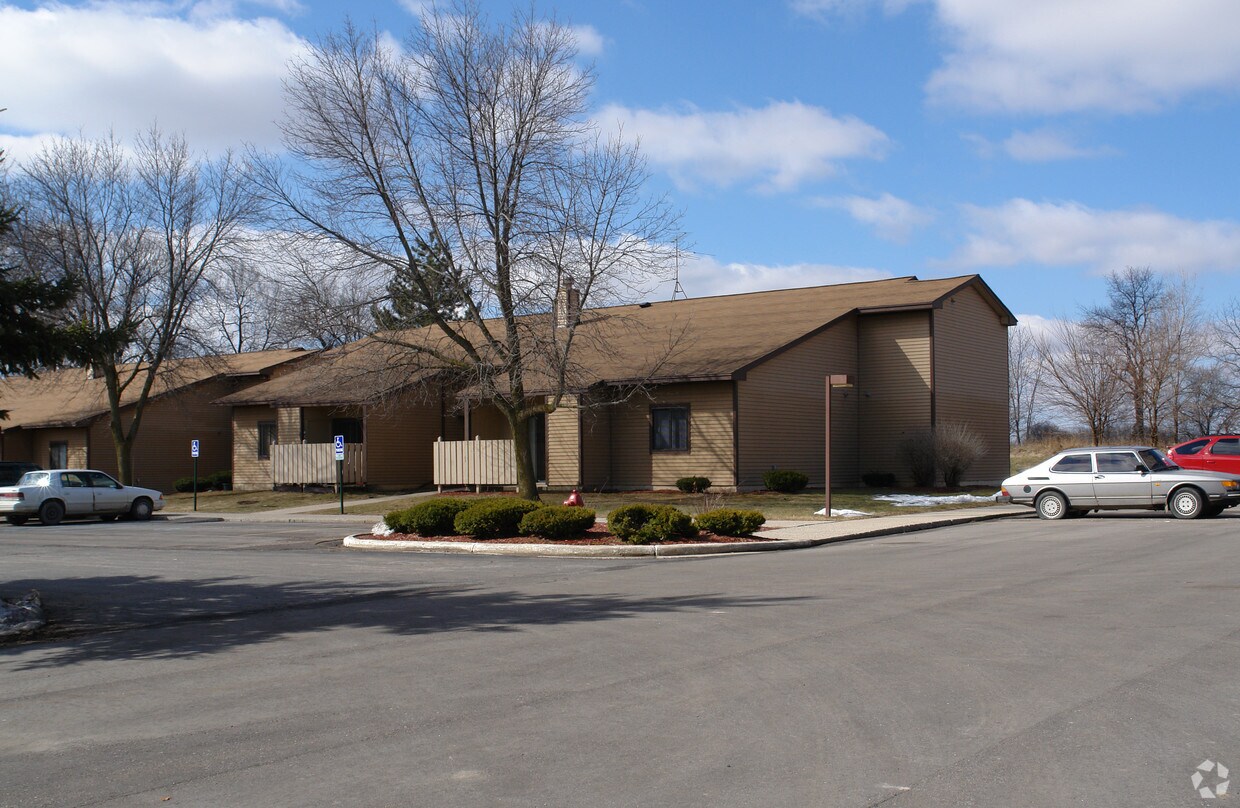 Primary Photo - Knollview Apartments
