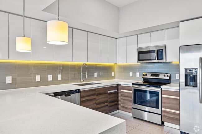 1 habitación, 1 baño - 730 pies cuadrados - Cocina - Brickell View Terrace