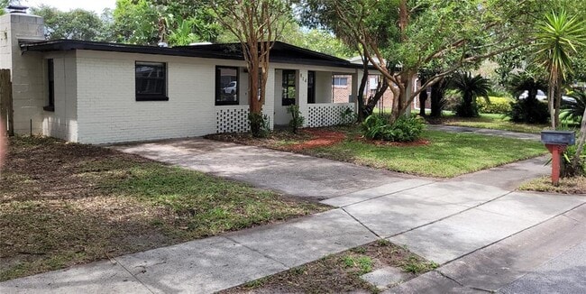 Building Photo - 814 Agnes Dr