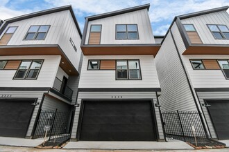 Building Photo - 2313 Eagle St